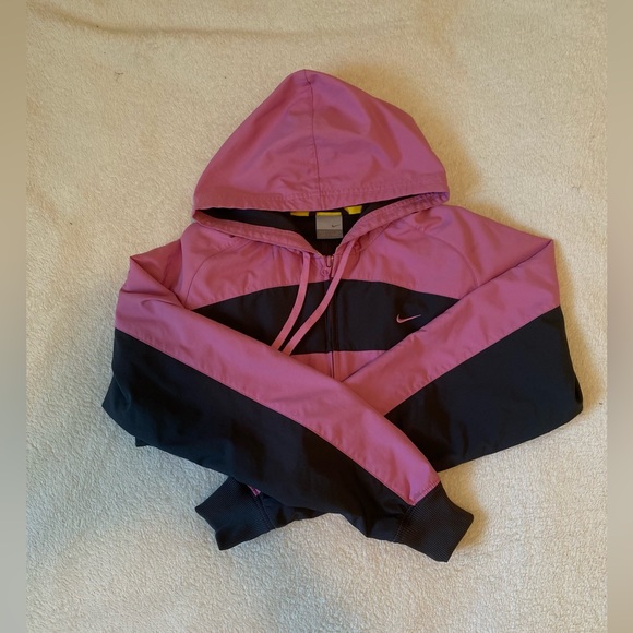 Nike Cropped WindBreaker Purple and Grey Zippered Jacket - Picture 3 of 5